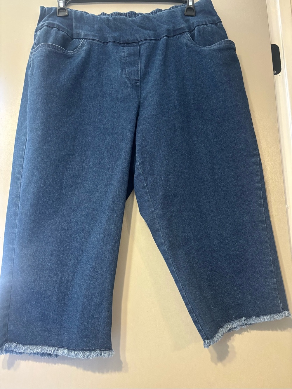 Alfred Dunner Blue Pull-On Cropped Denim Capris